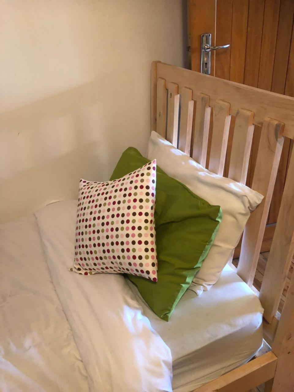 Aquarius Bed And Breakfast Jeffreys Bay Ngoại thất bức ảnh